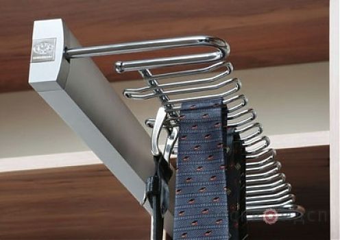 Выдвижная вешалка для галстуков и ремней